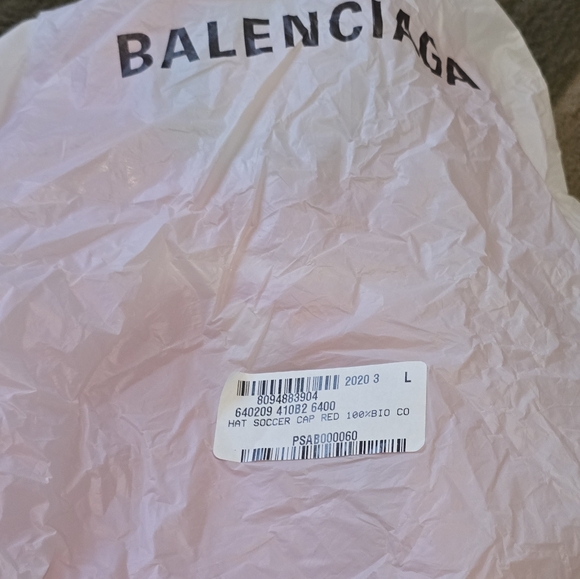 BALENCIAGA Soccer Cap - Picture 8 of 8